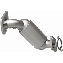 Load image into Gallery viewer, MagnaFlow Exhaust Products 22-270 OEM Grade Manifold Catalytic Converter for Select Toyota Highlander