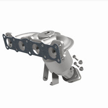 Load image into Gallery viewer, MagnaFlow Exhaust Products 5531590 California CARB Manifold Catalytic Converter for Select Hyundai Tucson