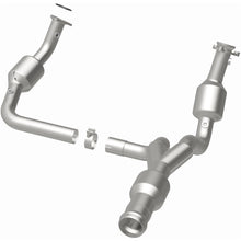 Load image into Gallery viewer, MagnaFlow Exhaust Products 5582616 California CARB Direct-Fit Catalytic Converter for Select Cadillac Escalade, Cadillac Escalade ESV, Cadillac Escalade EXT, Chevrolet Silverado 1500, GMC Sierra 1500, GMC Yukon, GMC Yukon XL