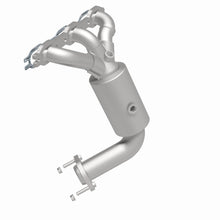 Load image into Gallery viewer, MagnaFlow Exhaust Products 51061 OEM Grade Manifold Catalytic Converter for Select Chrysler Pacifica, Chrysler Sebring, Chrysler Town &amp; Country, Dodge Avenger, Dodge Grand Caravan, Dodge Journey, Volkswagen Routan