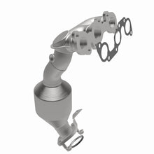 Load image into Gallery viewer, MagnaFlow Exhaust Products 49833 OEM Grade Manifold Catalytic Converter for Select Lexus RX330, Lexus RX400h, Toyota Highlander, Toyota Sienna