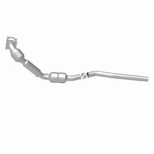 Load image into Gallery viewer, MagnaFlow Exhaust Products 5582408 California CARB Direct-Fit Catalytic Converter for Select Volkswagen Tiguan