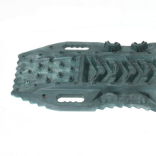 Load image into Gallery viewer, A.E.R.---All-Element-Ramps---Mud-Snow-Sand-Traction-Aids---Pair