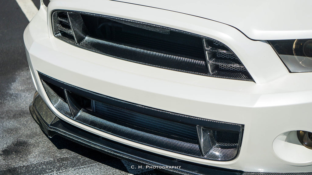Anderson Composites AC-LG1213FDGT Grille / Fender Vent / Body Badge Kit for Select Ford Mustang
