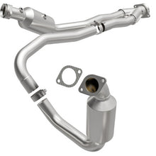 Load image into Gallery viewer, Walker Exhaust 14913 Ultra EPA Direct Fit Catalytic Converter