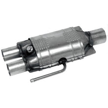 Load image into Gallery viewer, Walker Exhaust 15022 Standard EPA Universal Catalytic Converter 2" Inlet (ID) 2.5" Outlet (ID)
