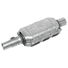 Load image into Gallery viewer, Walker Exhaust 15820 Ultra EPA Direct Fit Catalytic Converter 2.5" Inlet (ID) 2.25" Outlet (OD)