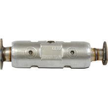 Load image into Gallery viewer, Walker Exhaust 16323 Ultra EPA Direct Fit Catalytic Converter