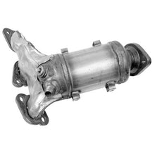 Load image into Gallery viewer, Walker Exhaust 16413 Ultra EPA Direct Fit Catalytic Converter with Integrated Exhaust Manifold
