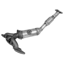 Load image into Gallery viewer, Walker Exhaust 16453 Ultra EPA Direct Fit Catalytic Converter with Integrated Exhaust Manifold