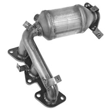 Load image into Gallery viewer, Walker Exhaust 16466 Ultra EPA Direct Fit Catalytic Converter with Integrated Exhaust Manifold