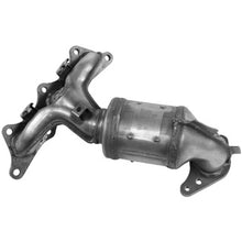 Load image into Gallery viewer, Walker Exhaust 16557 Ultra EPA Direct Fit Catalytic Converter with Integrated Exhaust Manifold