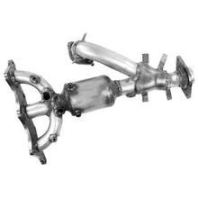 Load image into Gallery viewer, Walker Exhaust 16558 Ultra EPA Direct Fit Catalytic Converter with Integrated Exhaust Manifold