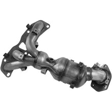 Load image into Gallery viewer, Walker Exhaust 16593 Ultra EPA Direct Fit Catalytic Converter with Integrated Exhaust Manifold
