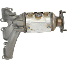 Load image into Gallery viewer, Walker Exhaust 16720 Ultra EPA Direct Fit Catalytic Converter with Integrated Exhaust Manifold