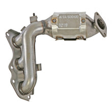 Load image into Gallery viewer, Walker Exhaust 16865 Ultra EPA Direct Fit Catalytic Converter with Integrated Exhaust Manifold