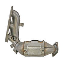 Load image into Gallery viewer, Walker Exhaust 16866 Ultra EPA Direct Fit Catalytic Converter with Integrated Exhaust Manifold