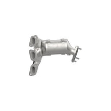 Load image into Gallery viewer, Walker Exhaust 16878 Ultra EPA Direct Fit Catalytic Converter with Integrated Exhaust Manifold