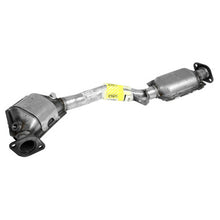 Load image into Gallery viewer, Walker Exhaust 54562 Ultra EPA Direct Fit Catalytic Converter