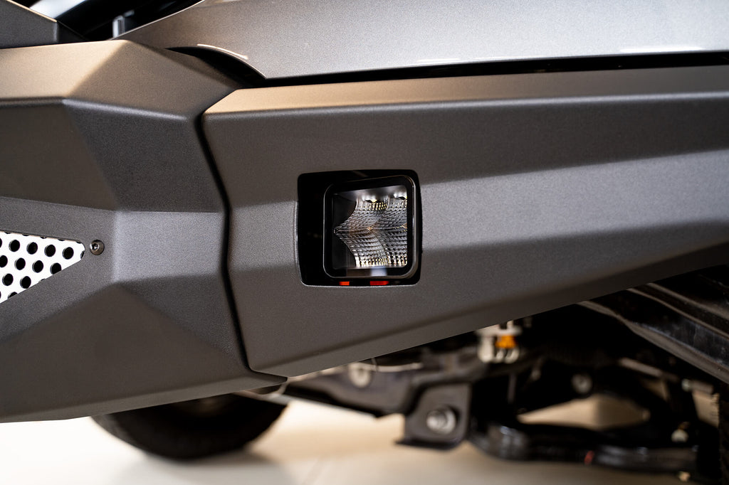 DV8 Offroad BE3EW40W BE3EW40W UNIVERSAL 3 INCH CUBE LED LIGHT WITH FLOOD PATTERN AND POST MOUNT