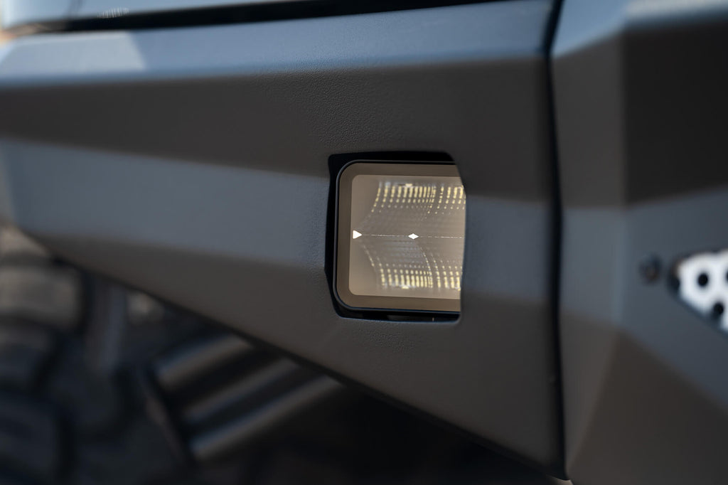 DV8 Offroad BE3EW40W BE3EW40W UNIVERSAL 3 INCH CUBE LED LIGHT WITH FLOOD PATTERN AND POST MOUNT