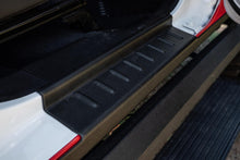 Load image into Gallery viewer, Bushwacker 14092 Trail Armor Rocker Panel for Select Jeep Gladiator