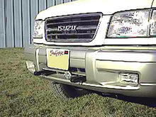 Load image into Gallery viewer, Blue Ox BX2404 Tow Bar Base Plate for Select Isuzu Trooper