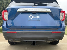 Load image into Gallery viewer, Blue Ox BXH1005 Receiver Hitch, Class III, 2" Receiver for Select Ford Explorer, Lincoln Aviator