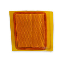 Load image into Gallery viewer, Classic-Trucks-Gmt400-Upper-Side-Marker-Light---Lh---Chevy