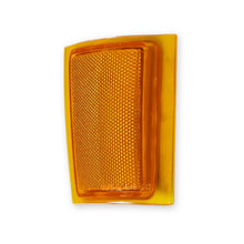 Load image into Gallery viewer, Classic-Trucks-Gmt400-Upper-Side-Marker-Light---Lh---Chevy