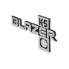 Load image into Gallery viewer, Classic-Trucks-K5-Fender-Badge-Pair---Blazer-4Wd