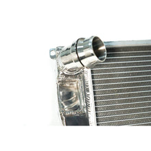 Load image into Gallery viewer, E9x-325I--330I--328I--E8x-128I--09-10-Bmw-E89-Z4-All-Aluminum-Radiator