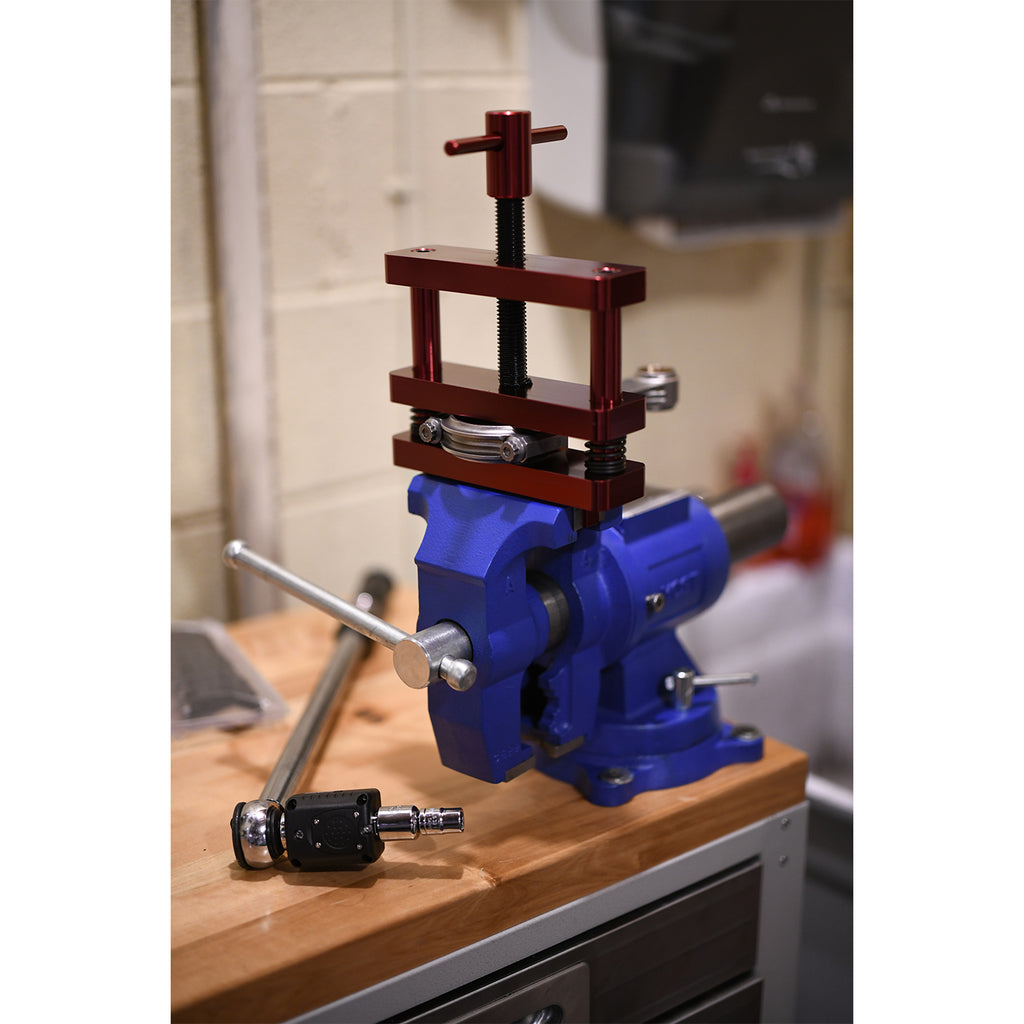 Engine-Connecting-Rod-Vise;-Standard-Model;-Red-Anodized-Aluminum-Construction