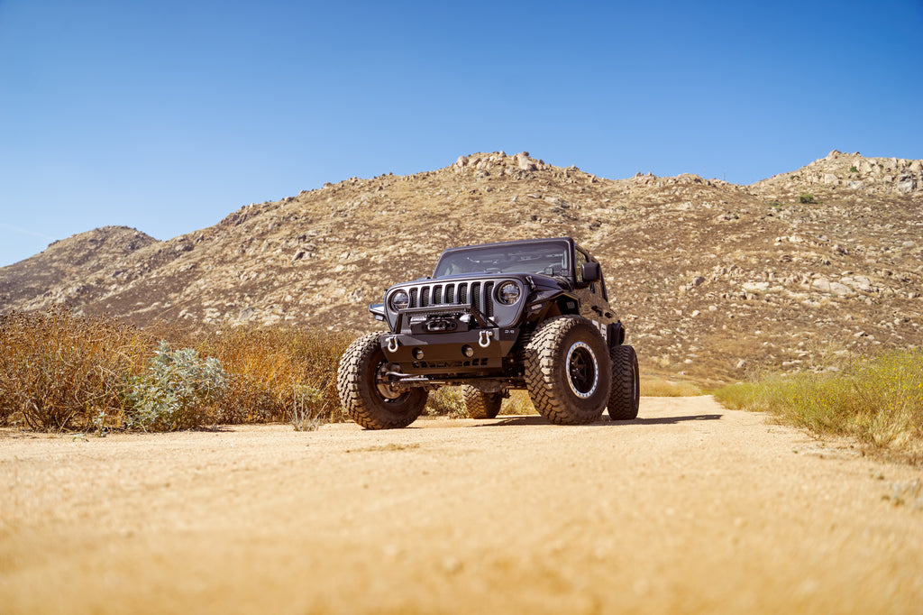 DV8 Offroad FBJL-06 FS-25 Stubby Front Bumper with Plated Bull Bar