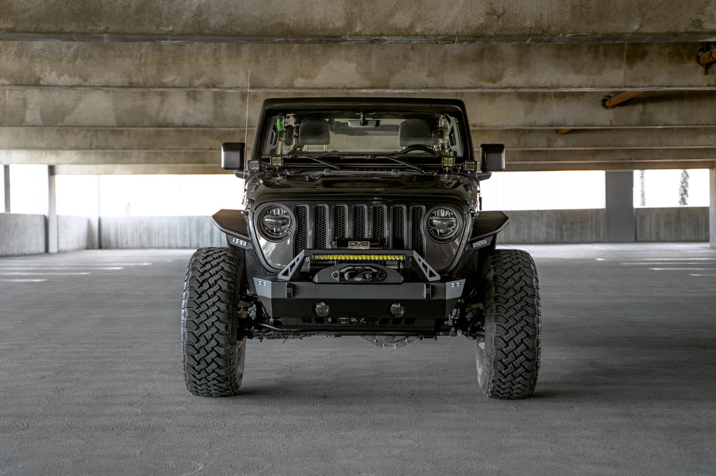 DV8 Offroad FBJL-06 FS-25 Stubby Front Bumper with Plated Bull Bar