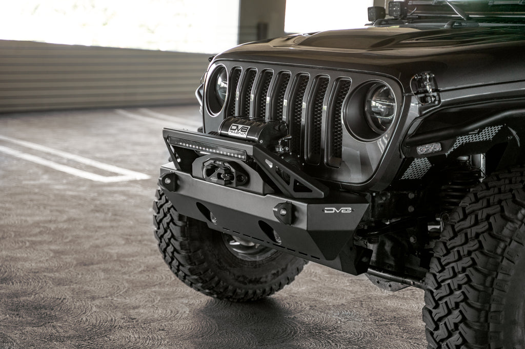 DV8 Offroad FBJL-06 FS-25 Stubby Front Bumper with Plated Bull Bar