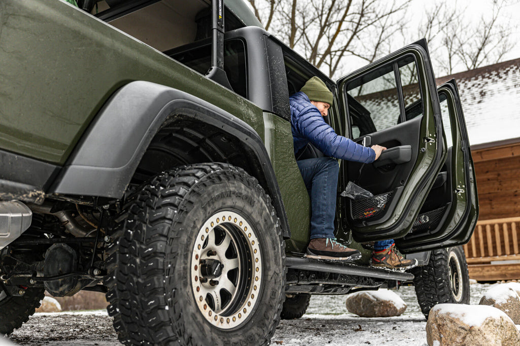 Go Rhino DSS4516T Dominator Xtreme DSS Side Steps with Rocker Panel Mounting Bracket Kit for Select Jeep Gladiator