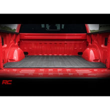 Load image into Gallery viewer, Gm-Bed-Mat-Rc-Logos-07-18-1500--07-19-Hd-Pu---5-Foot-8-Inch-Bed-Rough-Country