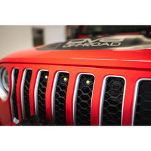 Load image into Gallery viewer, Grgl-01-20-22-Jeep-Gladiator-Jt-Front-Grill-Amber-Accent-Lights