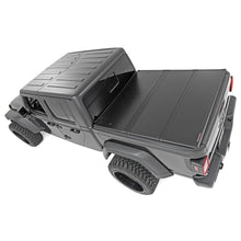 Load image into Gallery viewer, Hard-Folding-Bed-Cover-5.0-Foot-Bed-20-22-Jeep-Gladiator-Jt-4Wd-Rough-Country