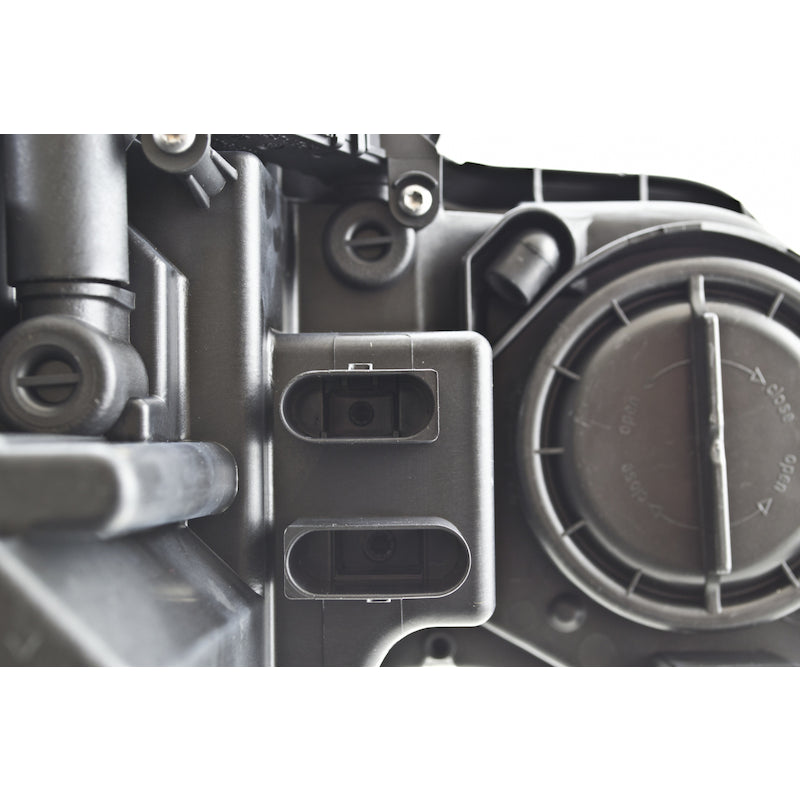 Hlmp-Lh-Mb-E-Class-SdnWgn-606-09