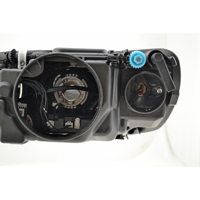 Hlmp-Rh-Vw-Touareg-Xenon-08-10