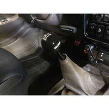 Load image into Gallery viewer, Lts-95-04-Toyota-Tacoma-Short-Throw-Man.