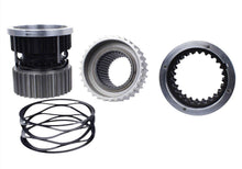 Load image into Gallery viewer, Ford Performance Parts M-1104-SD Super Duty Warn Locking Hubs for Select Ford F-250, Ford F-250 Super Duty, Ford F-350 Super Duty, Ford F-450 Super Duty, Ford F-550 Super Duty