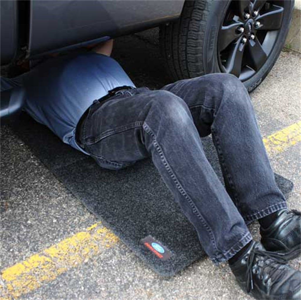 Ford Performance Parts M-1822-A8 Ford Performance Track Mat