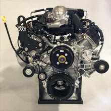 Load image into Gallery viewer, Ford Performance Parts M-6007-73 Coyote Crate Engine for Select Ford F-250 Super Duty