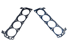 Load image into Gallery viewer, Ford Performance Parts M-6051-D50 302 Head Gasket And Bolt Kit for Select DeTomaso Mangusta, Ford Bronco, Ford Country Sedan, Ford Country Squire, Ford Custom, Ford Custom 500, Ford E-100 Econoline, Ford E-100 Econoline Club Wagon, Ford E-150 Econoline,