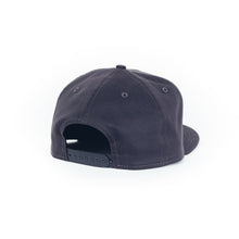 Load image into Gallery viewer, New-Era-Flat-Bill-Hat-Grey-With-Grey-Logo-Patch,-Snapback