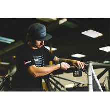 Load image into Gallery viewer, New-Era-Flat-Bill-Hat-Grey-With-Grey-Logo-Patch,-Snapback