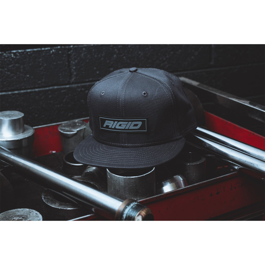 New-Era-Flat-Bill-Hat-Grey-With-Grey-Logo-Patch,-Snapback